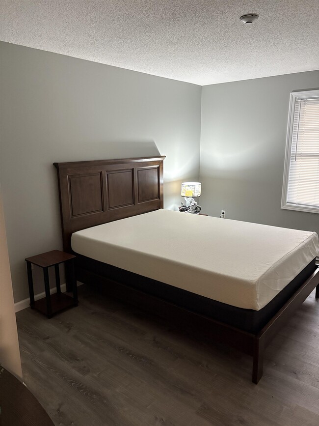 Photo - 130 Endicott St N