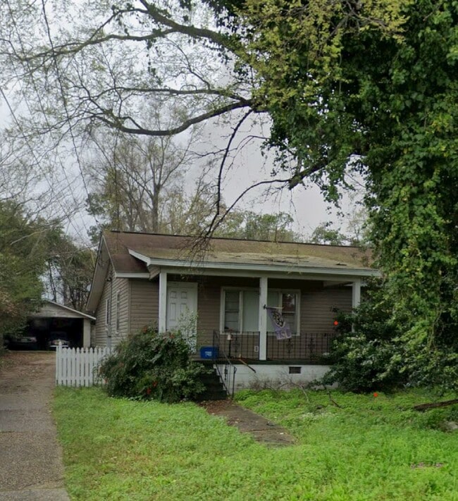 Building Photo - Super cute 3/1 with detached garage. Rental