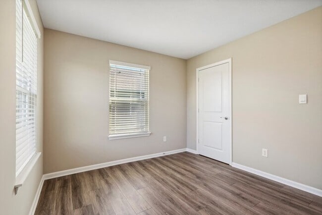 Photo - Fantastic 5bd/3ba home! Let yourself in!