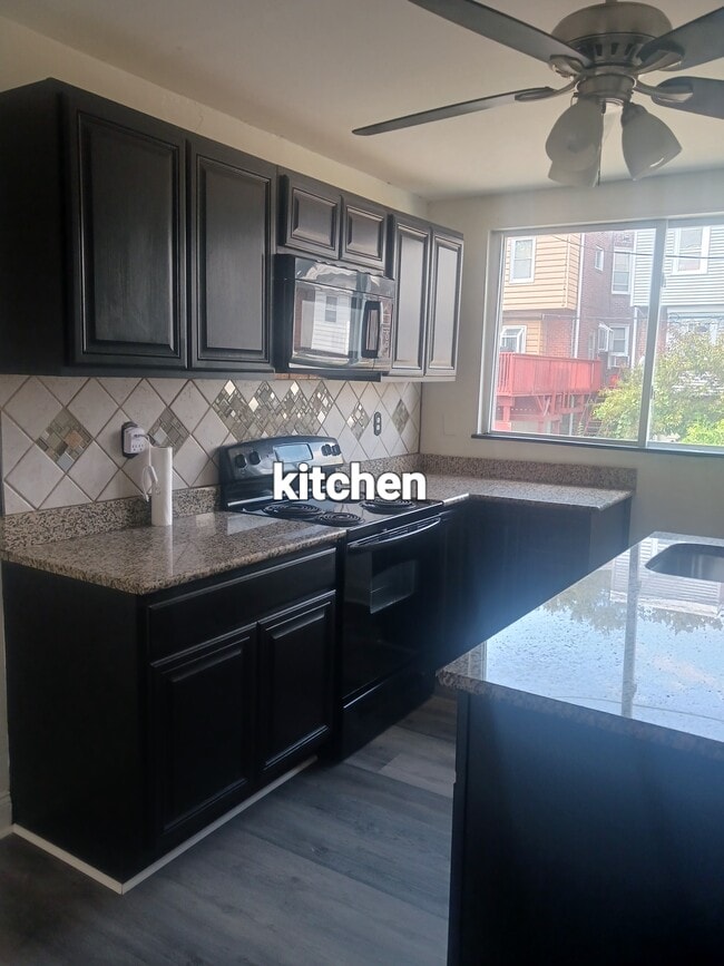 Building Photo - 77th Ave Rental