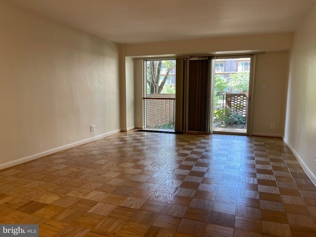 Photo - 520 N St SW Unidad S116