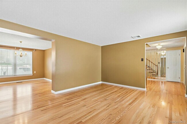 Photo - 21 Foreston Cir