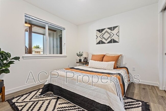 Photo - 667 E Badger Rd