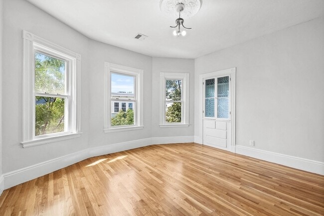 Photo - 67 Romsey St Unit 2