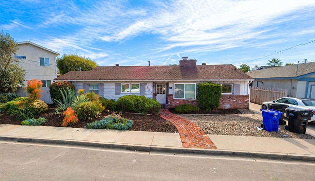 Photo - JACUZZI!! MASSIVE 5 BED 3 BATH HOME ON 63rd