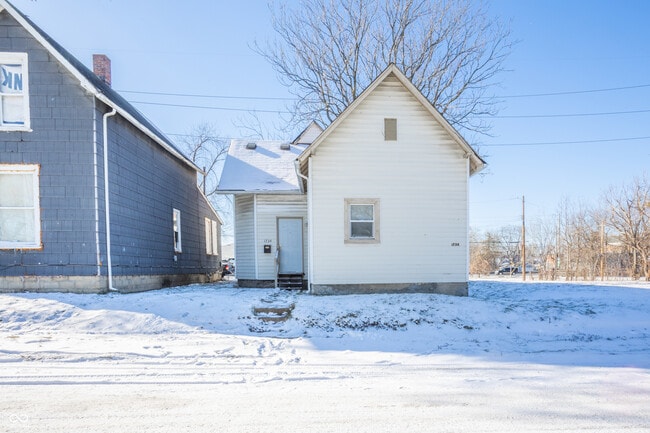 Photo - 1734 Olive St