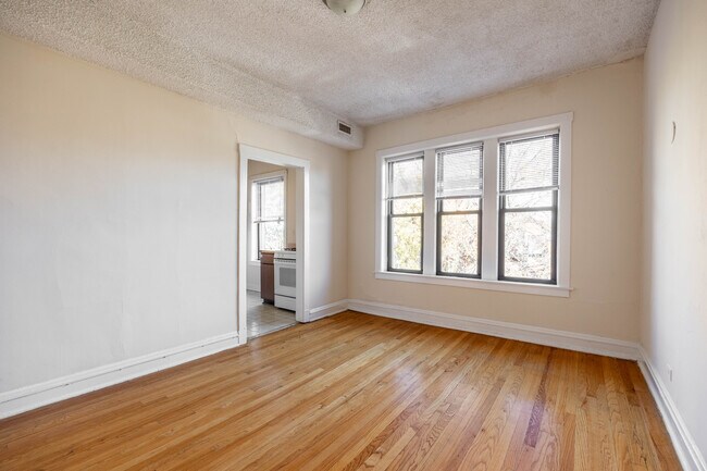Photo - 3519 N Racine Ave Unit W1