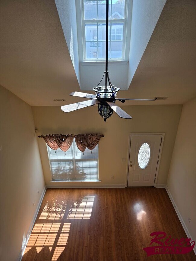 Photo - 2019 Reserve Ln