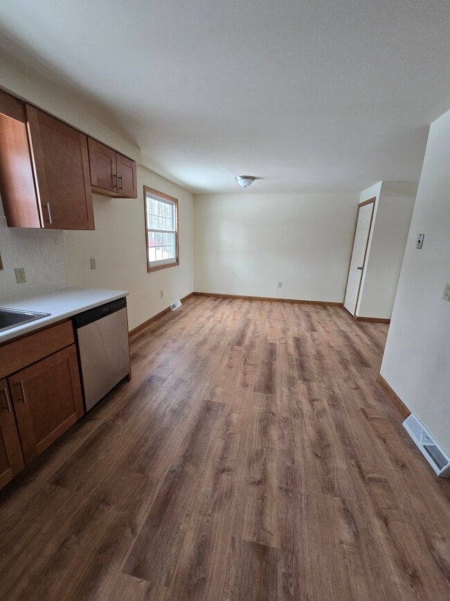 Photo - 6065 New Taylor Rd