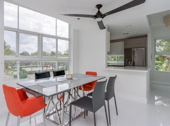 Photo - 8041 Harding Ave Unidad 101