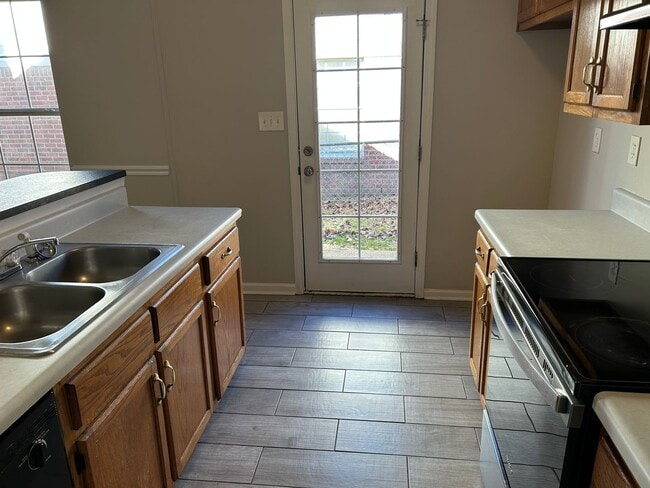 Photo - 7122 Village Ln