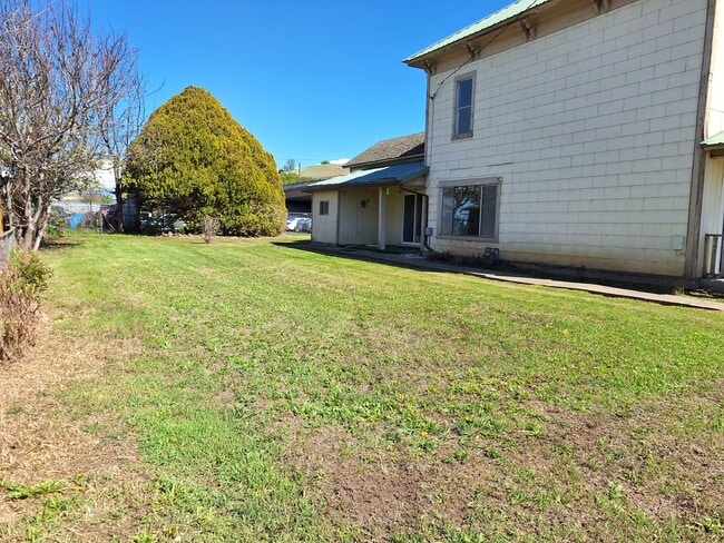 Photo - 4 plus bedroom on double lot