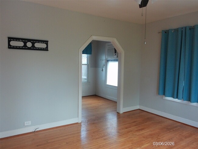 Photo - 4619 Ave S Unit 2