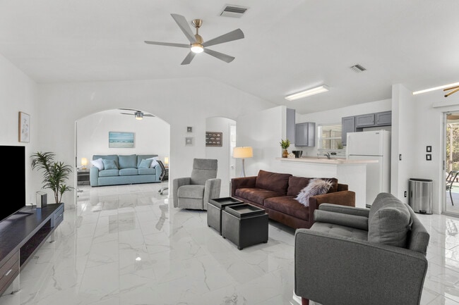 Photo - 3620 Candia Ave