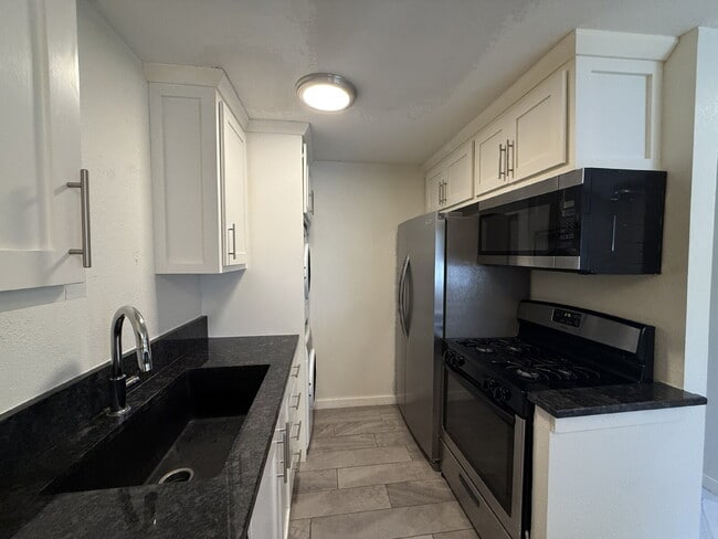 Photo - "Charming 1-Bedroom Retreat with Granite C... Unidad #2