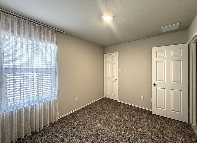 Photo - 2418 Corradino St