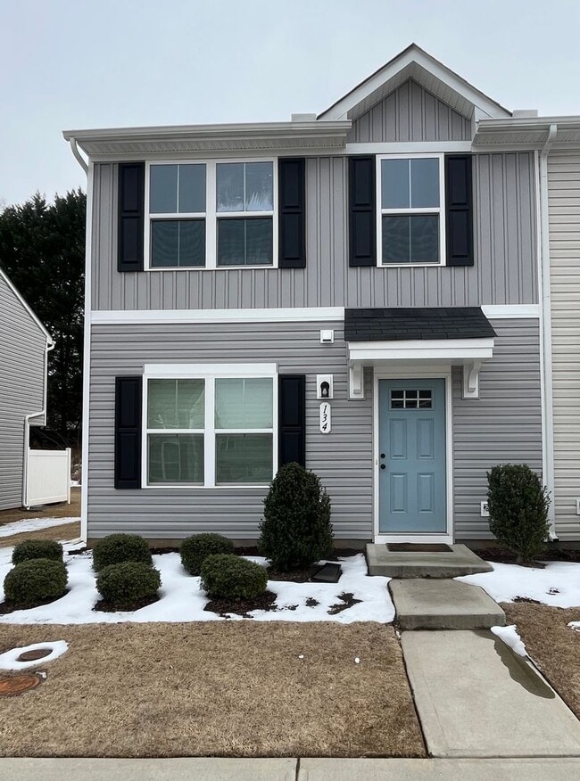 Building Photo - 134 Fernside Ct