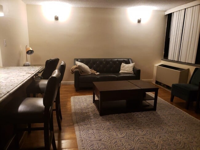 Photo - 280 Marin Blvd