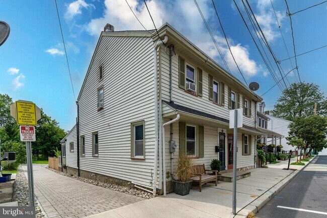 Photo - 43 Ferry St