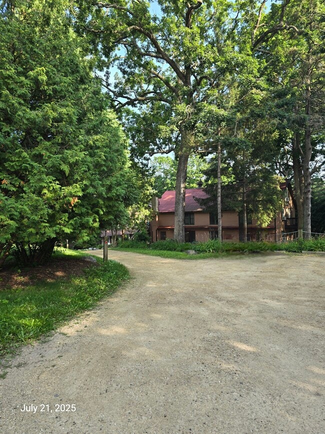 Photo - W4019 Oakwood Dr Apartments Unit 1 S