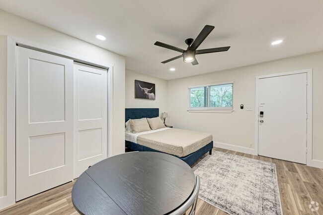 Building Photo - For Lease – Fully Furnished Studio Near UT Rental