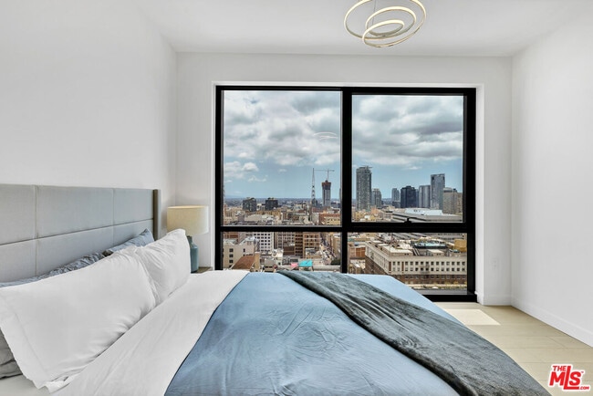 Photo - 400 S Broadway Unidad 2410