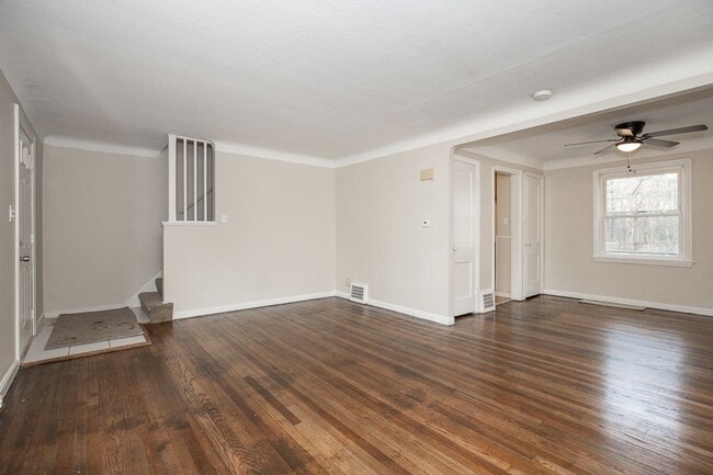 Building Photo - 3 BED 2 BATH BEAUTIFUL SINGLE FAMILY HOME