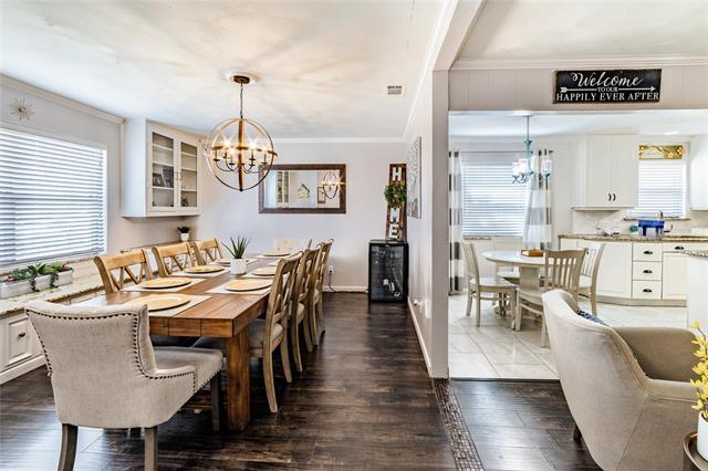 Photo - 3933 Upland Way