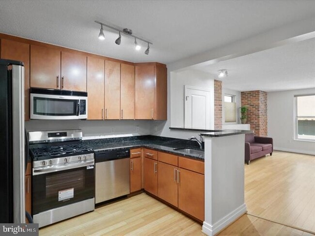 Photo - 915 E St NW Unidad 301