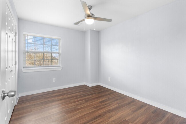 Photo - 6809 Glass St