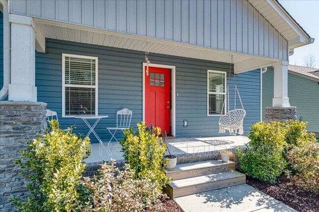 Photo - 1109 Pond St SE