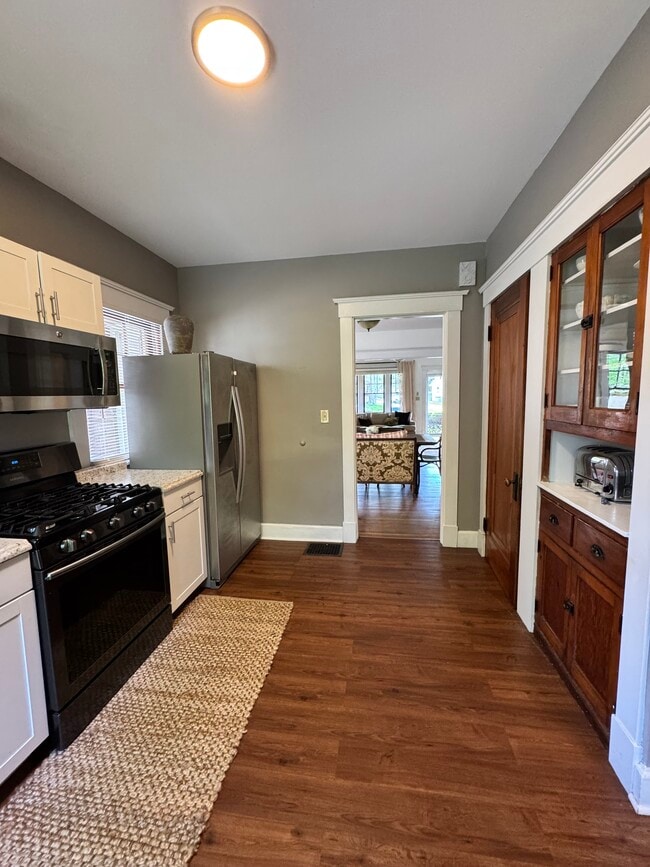 Photo - 45 Hartweg Ave