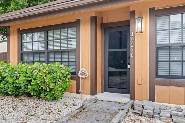 Photo - 10250 Oleander Ct