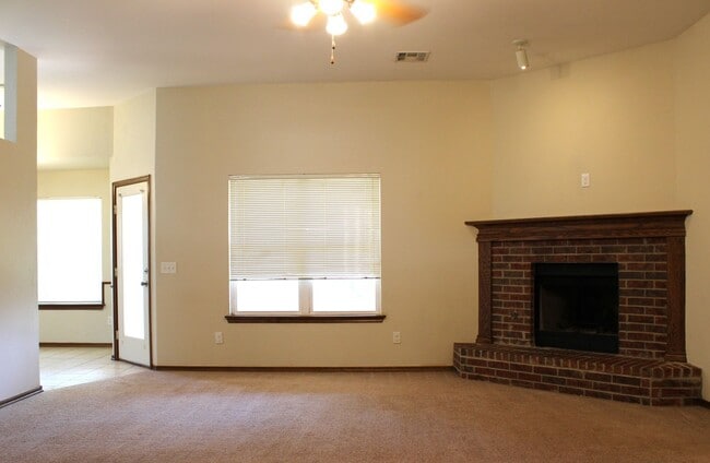 Photo - 2720 SE 95th St