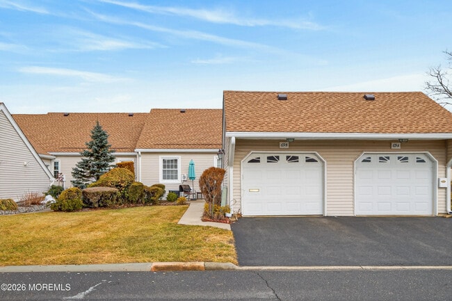 Building Photo - 69 William And Mary Sq Unit B