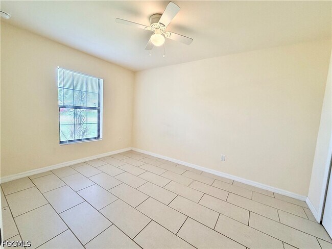 Photo - 1044 NE 8th Pl