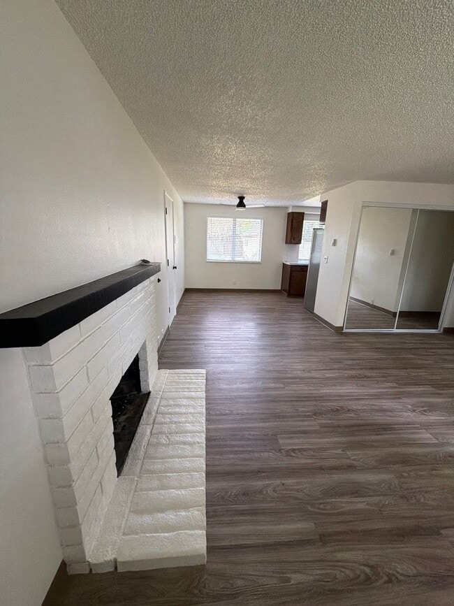 Photo - 1040 Lamplite Ln