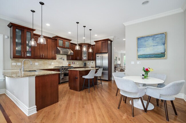 Photo - 2044 N Whipple St