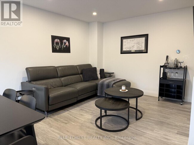 Photo - 70 Fiddlers Green Rd