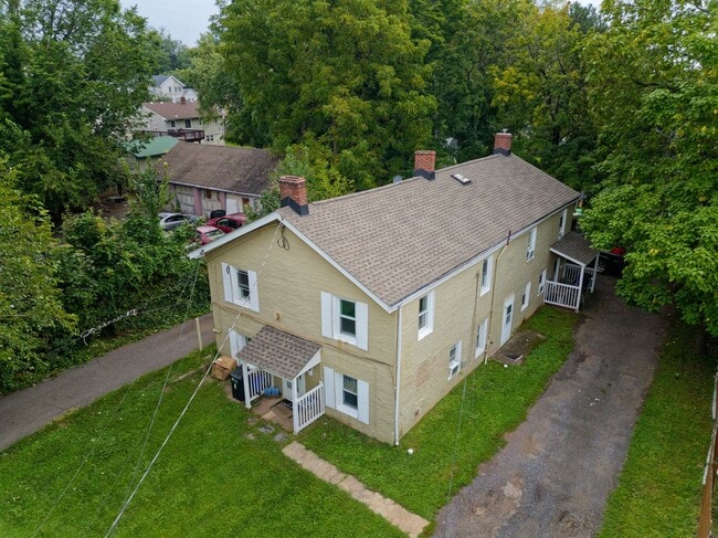 Building Photo - 148 Davenport St Unit 2