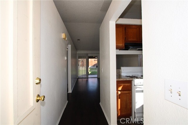 Photo - 836 Cisco St S