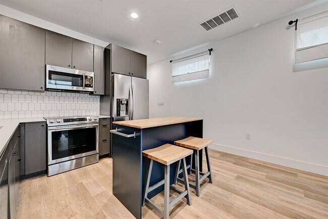 Photo - 2709 E 5th St. Unit 1303