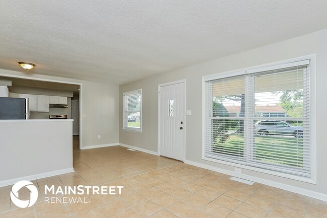 Photo - 23 Jamestown Dr
