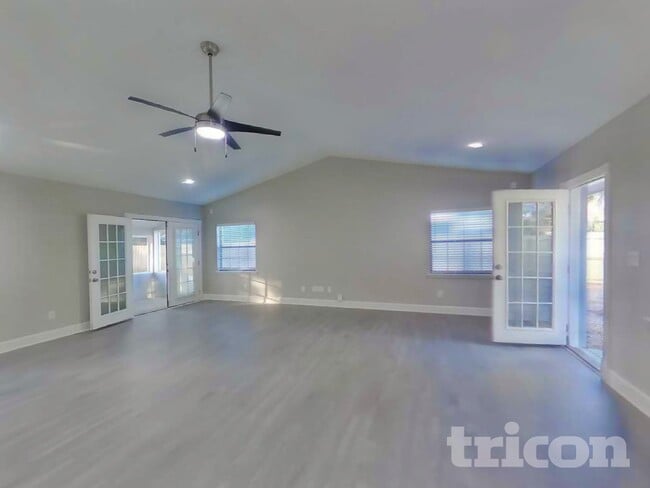 Photo - 11975 Cornelius St