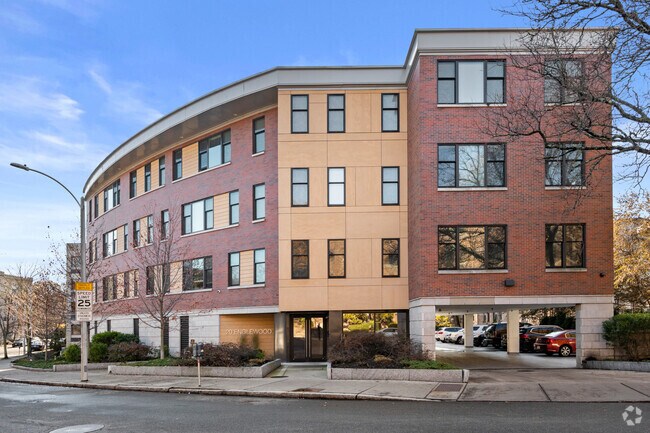 Building Photo - 19 Englewood Ave Unit 206 Rental