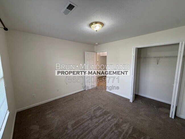 1555 Ellery Ln