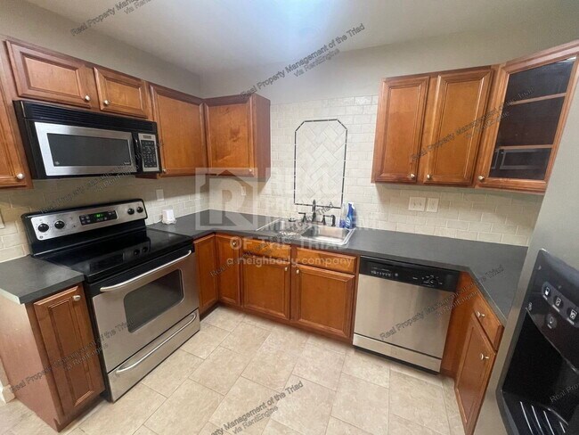 863 Valleystream Rd