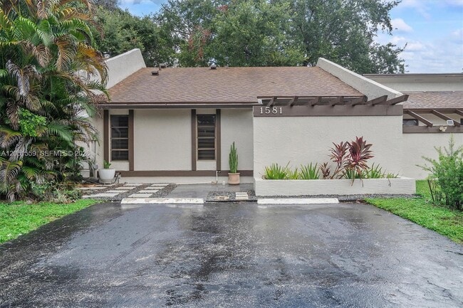 Photo - 1581 NW 98th Way