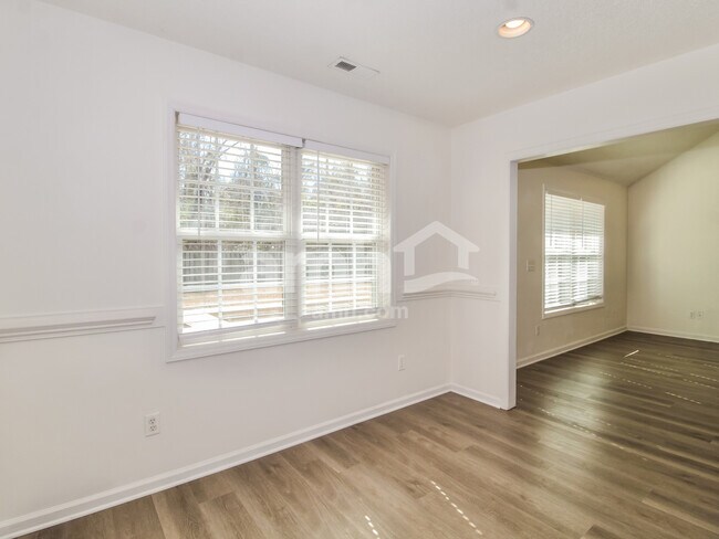 Photo - 6912 Springer Rd