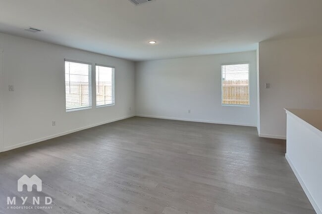 Photo - 302 Gadwall Ave
